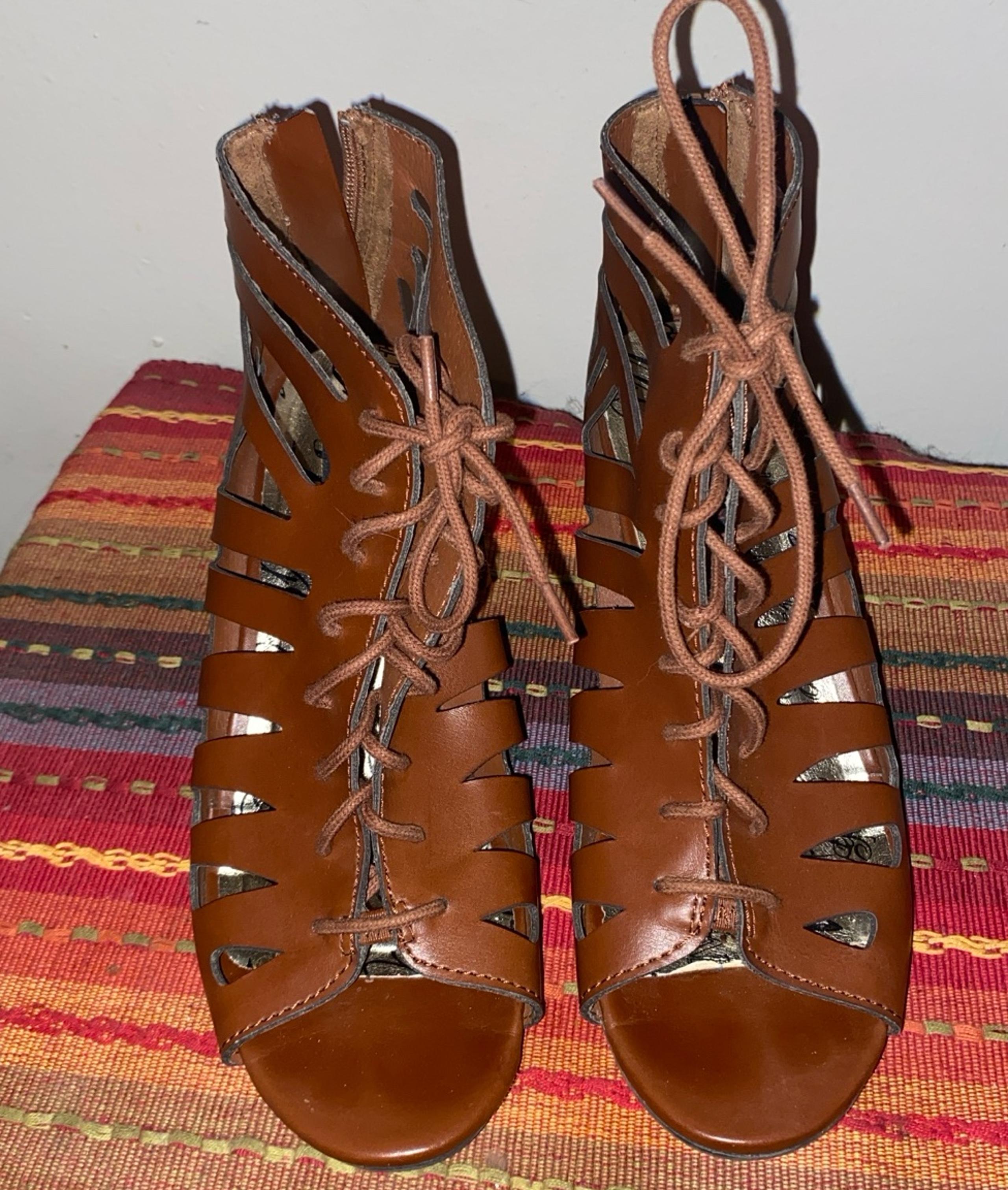 MATERIAL GIRL BROWN SANDALS SZ 9 BNWOT