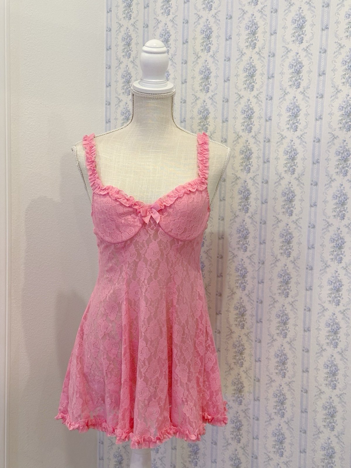 Madison beer cinema etoile pink slip dress Babydoll