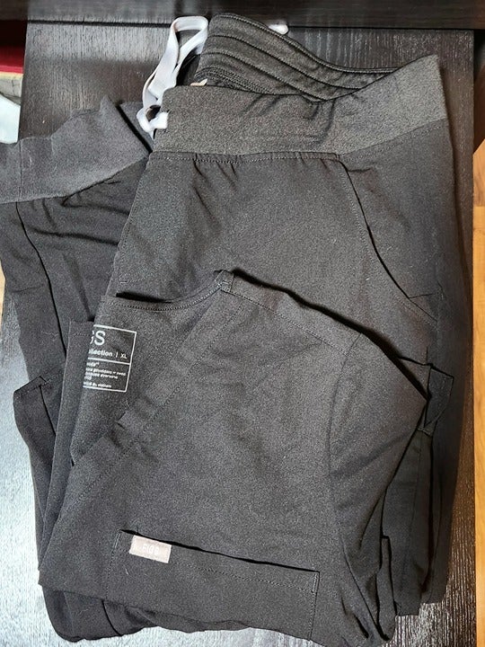 FIGS scrubs