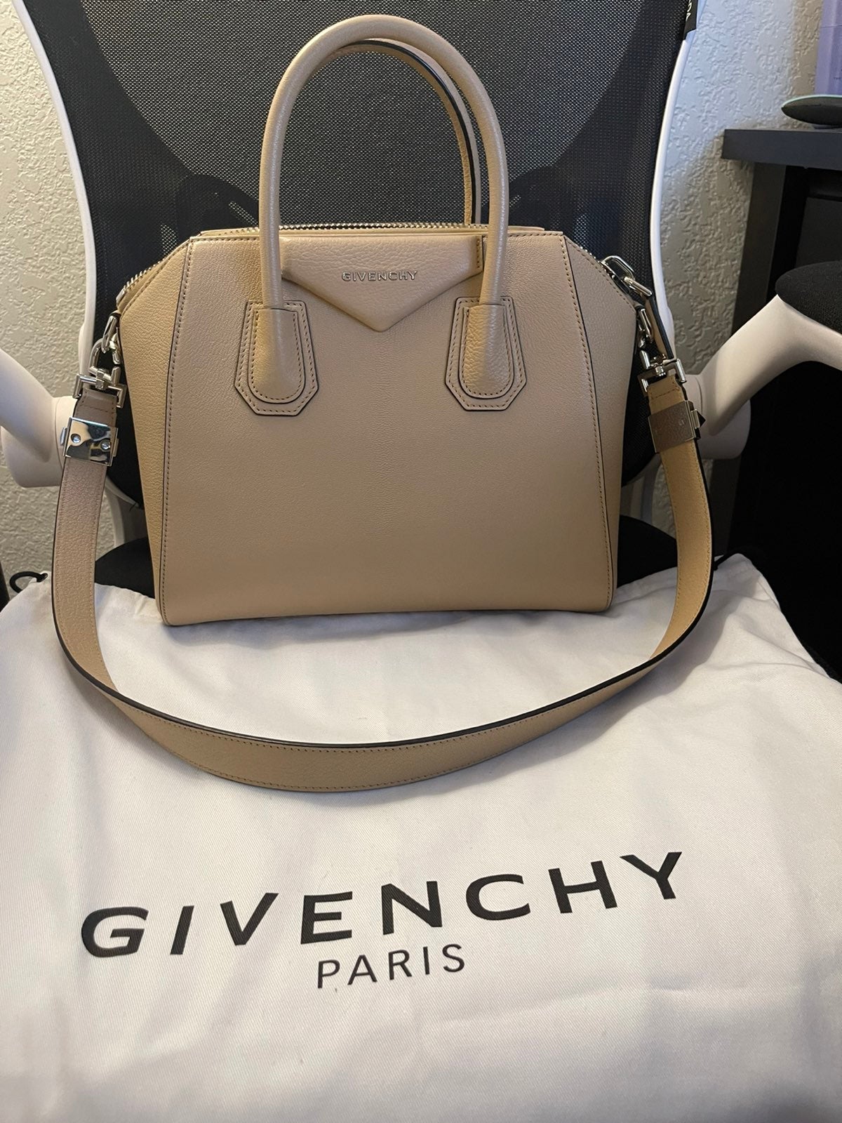 Givenchy Antigona in Beige (Small)