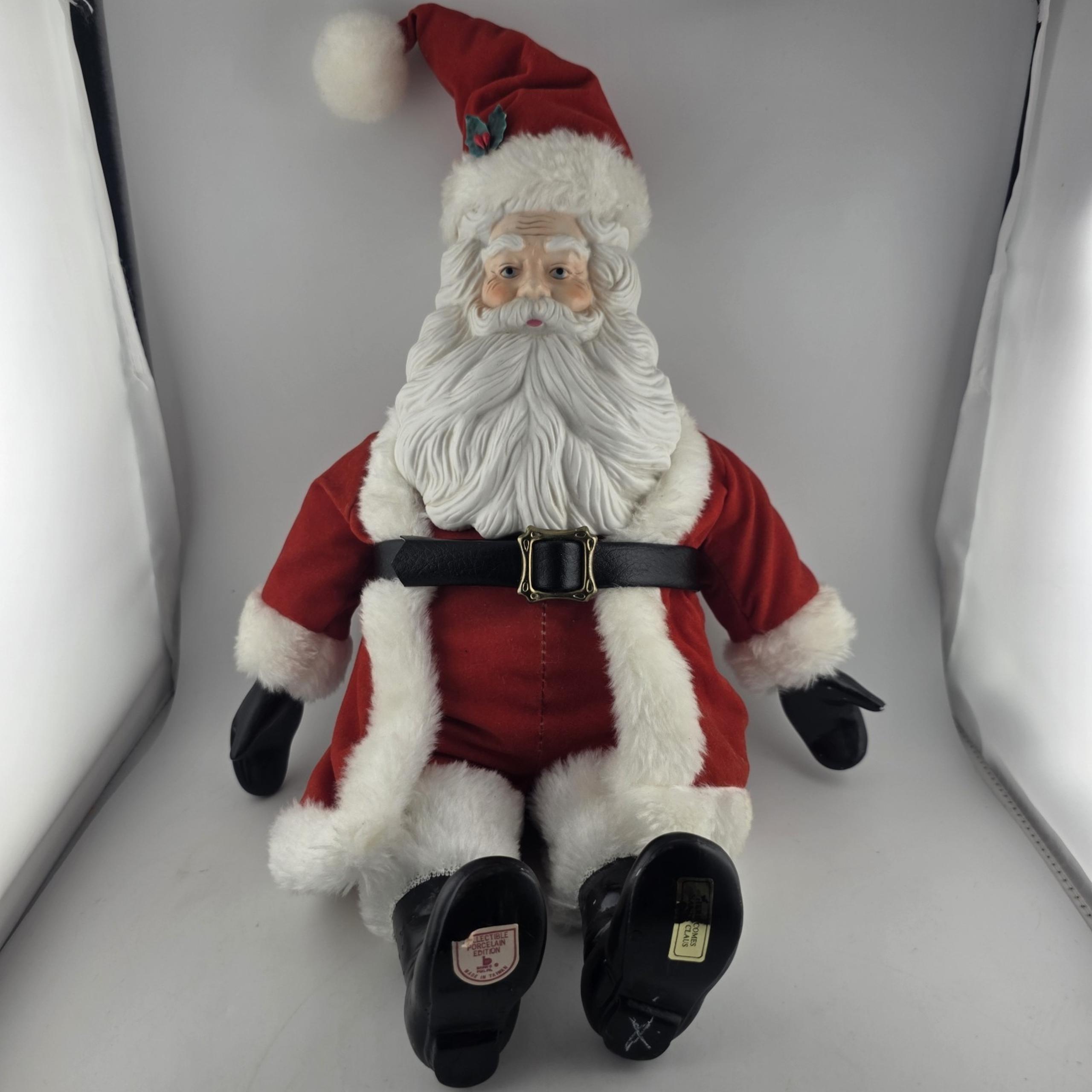 1986 Brinn Musical Santa Claus Plays Santa Is Coming To Town Porcelain Face doll