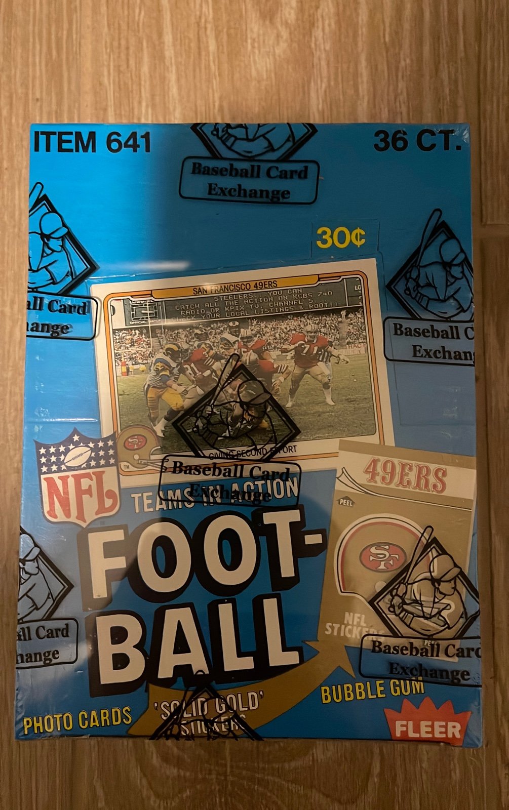 1982 Fleer Football Unopened Wax Box