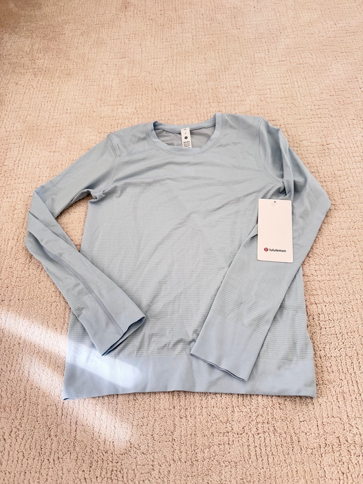 Lululemon swiftly relaxed Long Sleeve size4