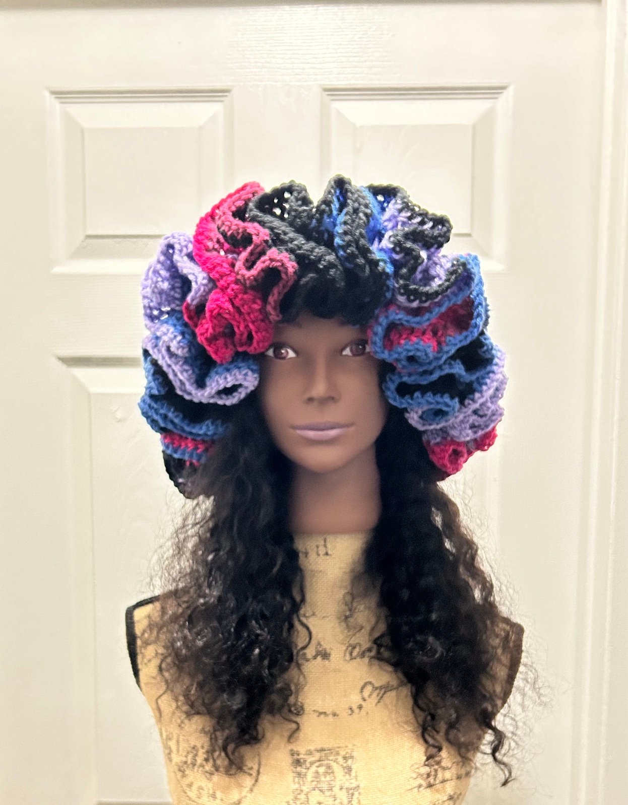 WOMENS XXTREMELY RUFFLED HAT