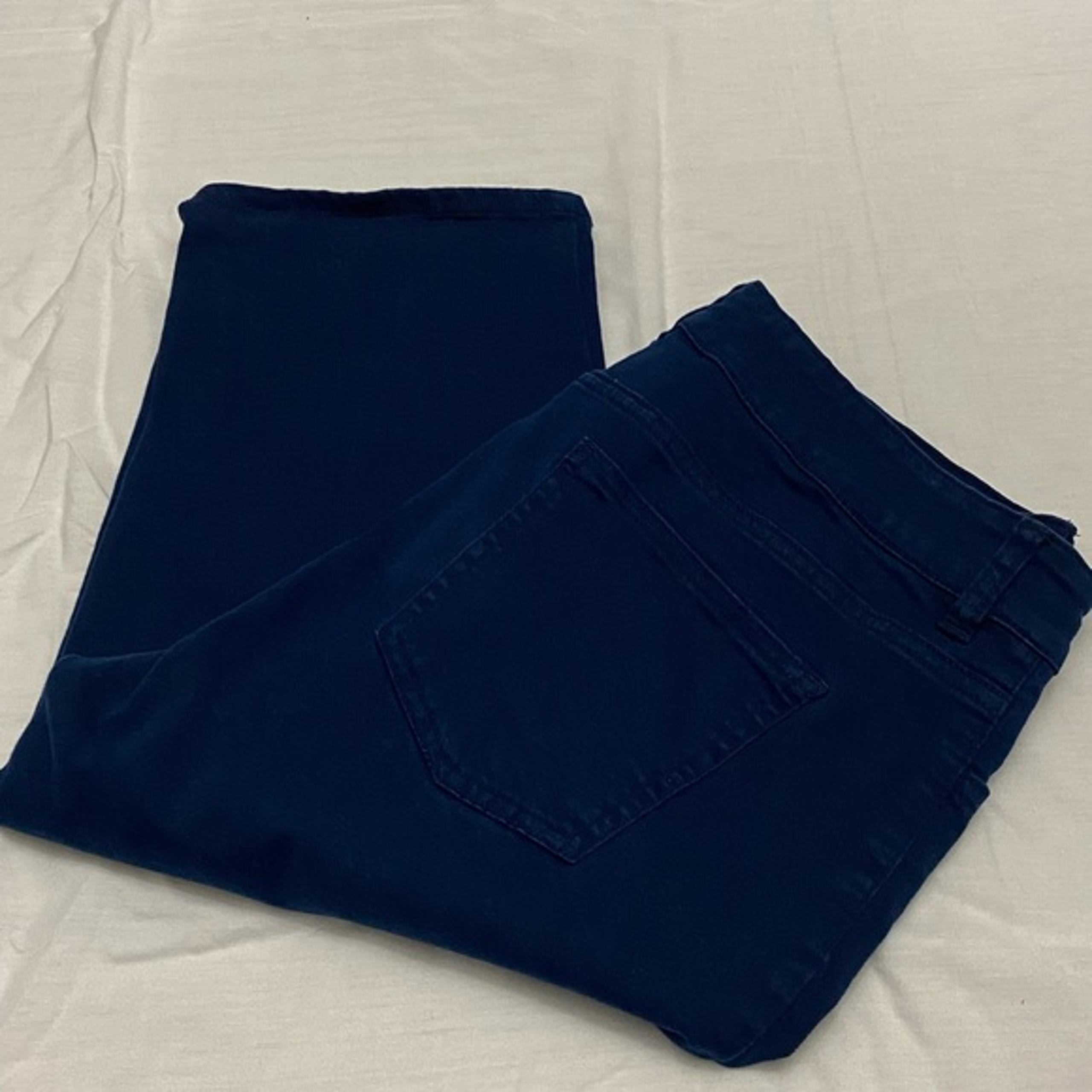 Chaps Women’s Capri Pants