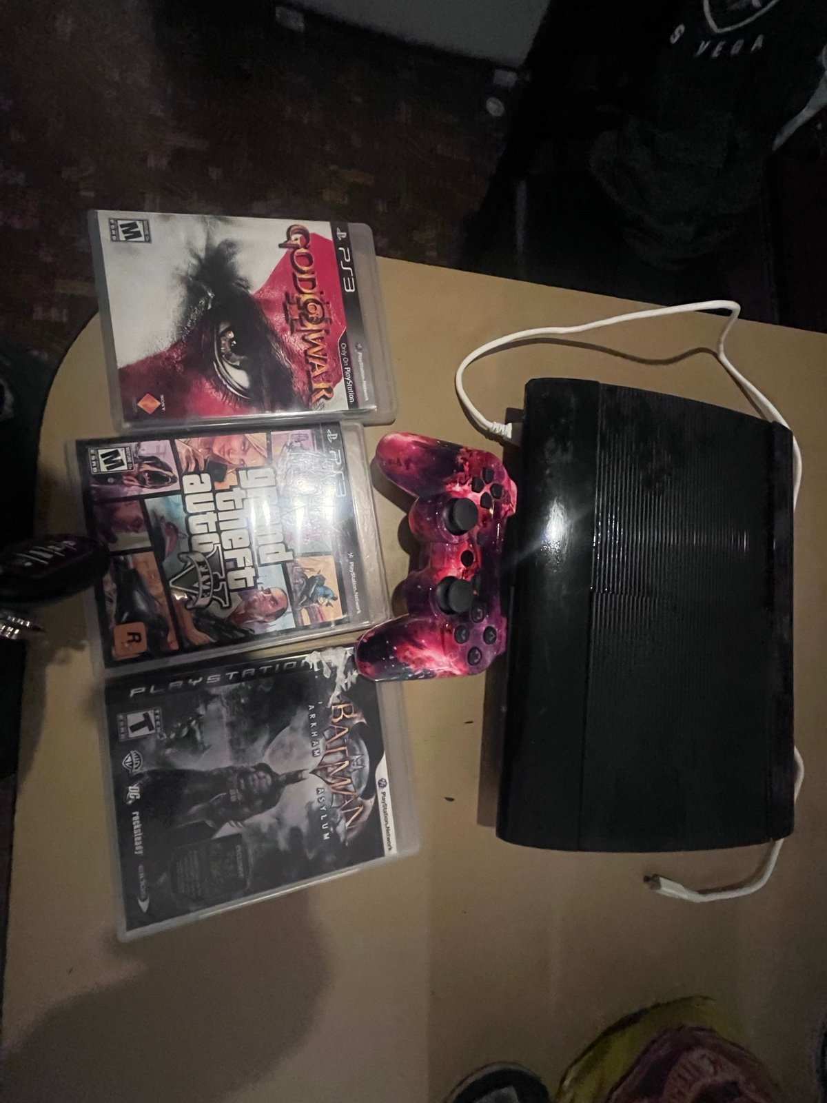 PS3 super slim 500 gig w games and control