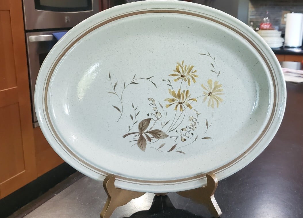 Royal Doulton Sandsprite LS1013 oval stoneware platter. Lambethware stoneware