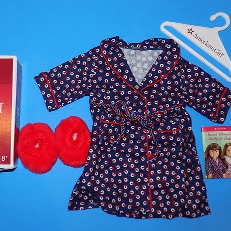 NEW IN BOX Molly Bathrobe Robe, Slippers Set Fuzzy Wuzzies w Pamphlet