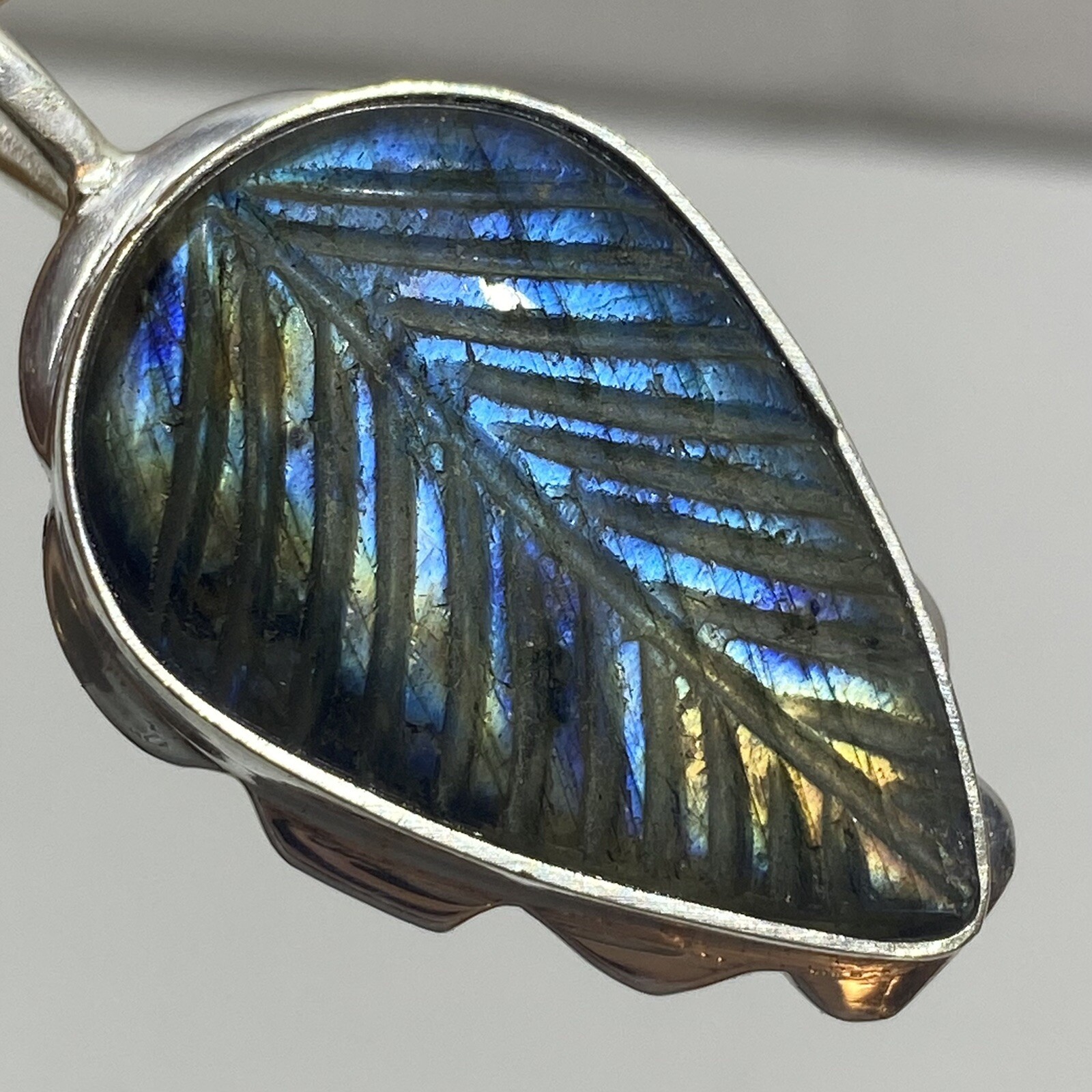 NEW - Stunning - Carved Leaf Labradorite Gemstone Necklace Pendant