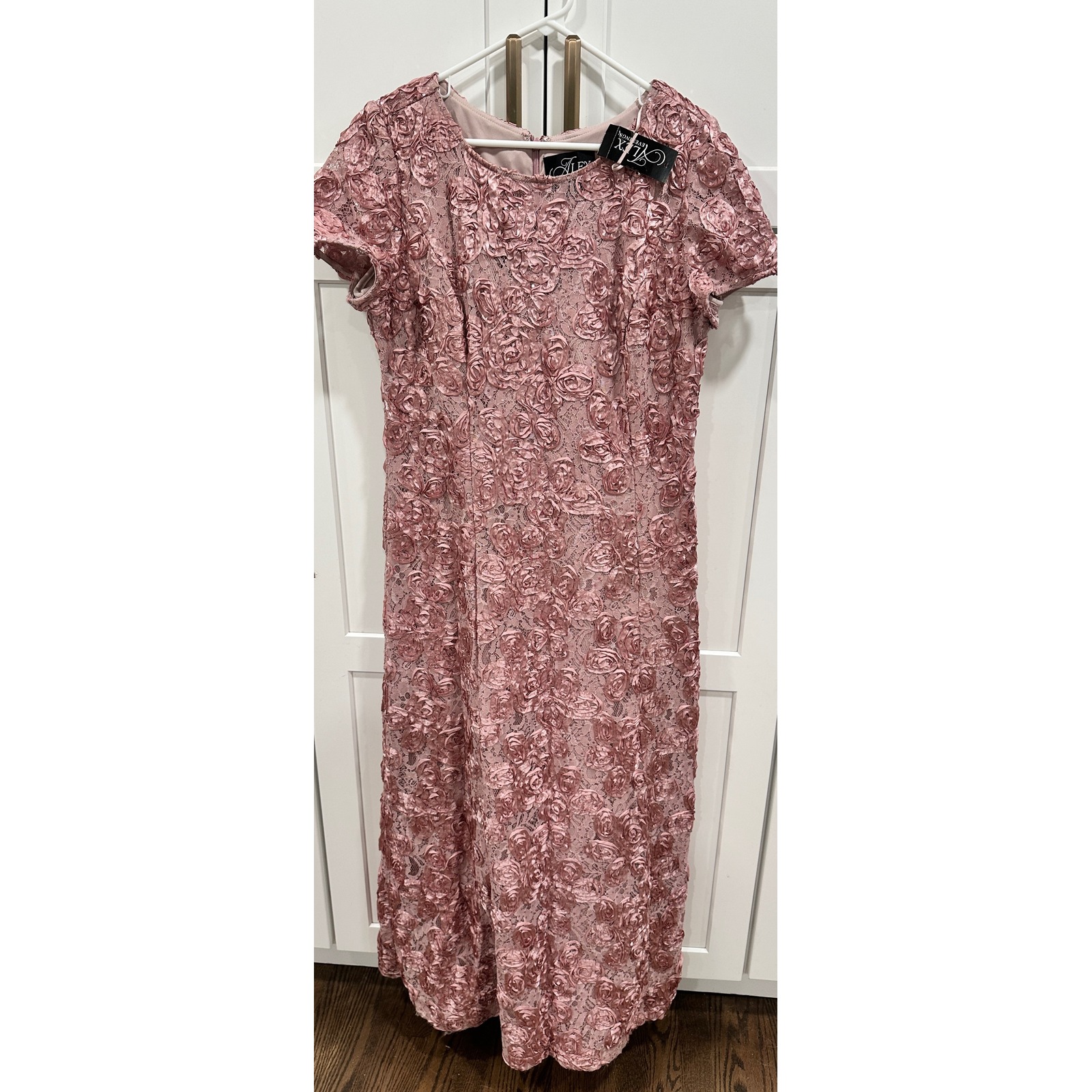 Alex Evenings Rose Lace Gown Formal Dress Rosette Sequin Detail Size 18