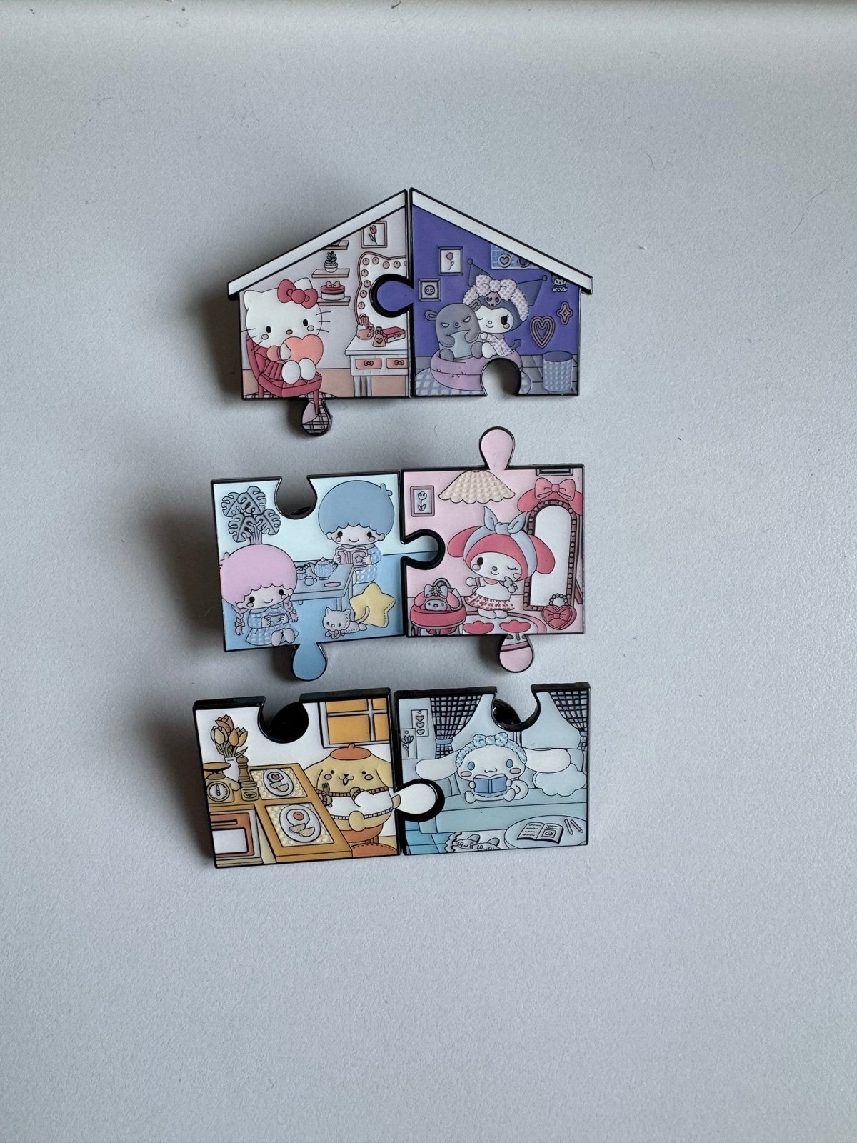 Hello kitty and friends puzzle pins set