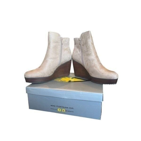 Volatile Shoewear Woman Tan Platform Boots