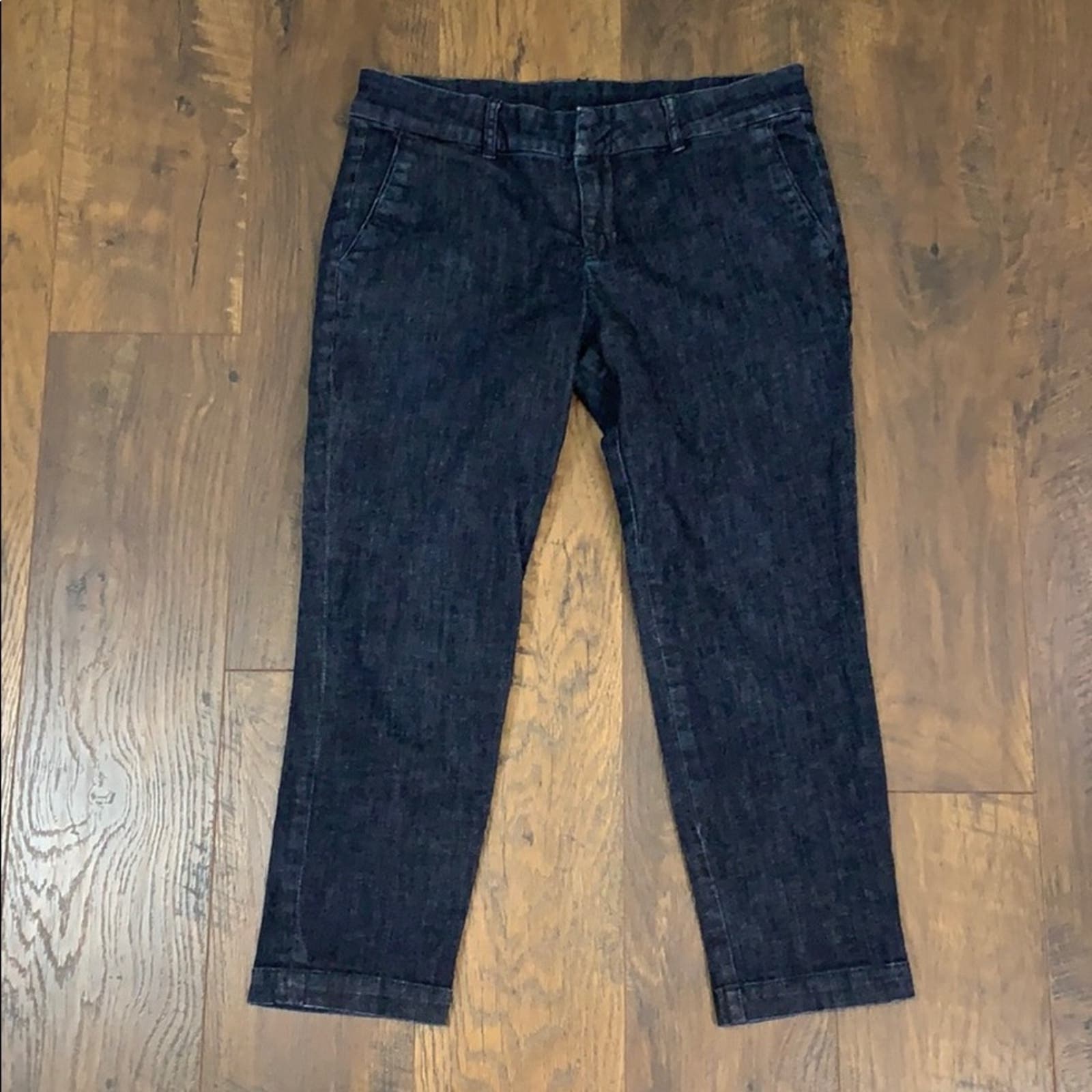 Kut From The Kloth Dark Denim Capri’s 4P