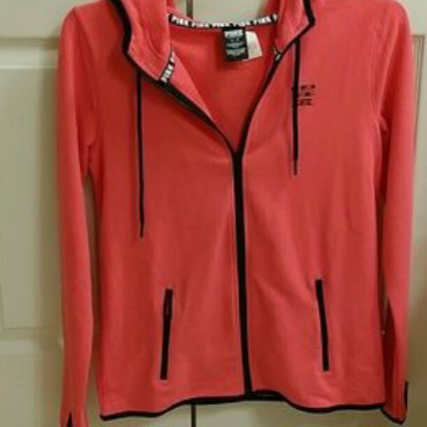 Nwt size m vs pink zip up jacket
