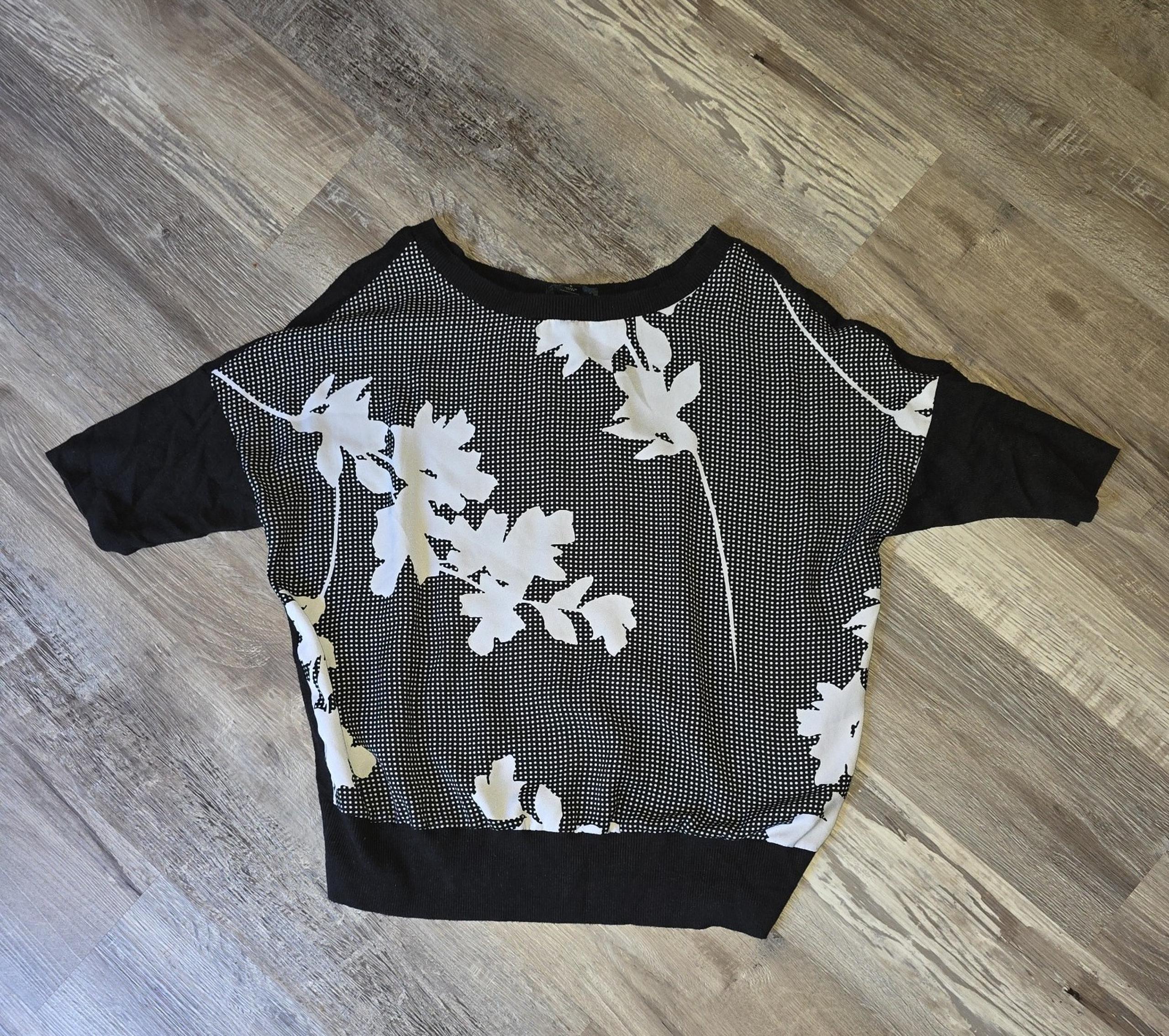 Worthington black and white print sweater blouse for women size L