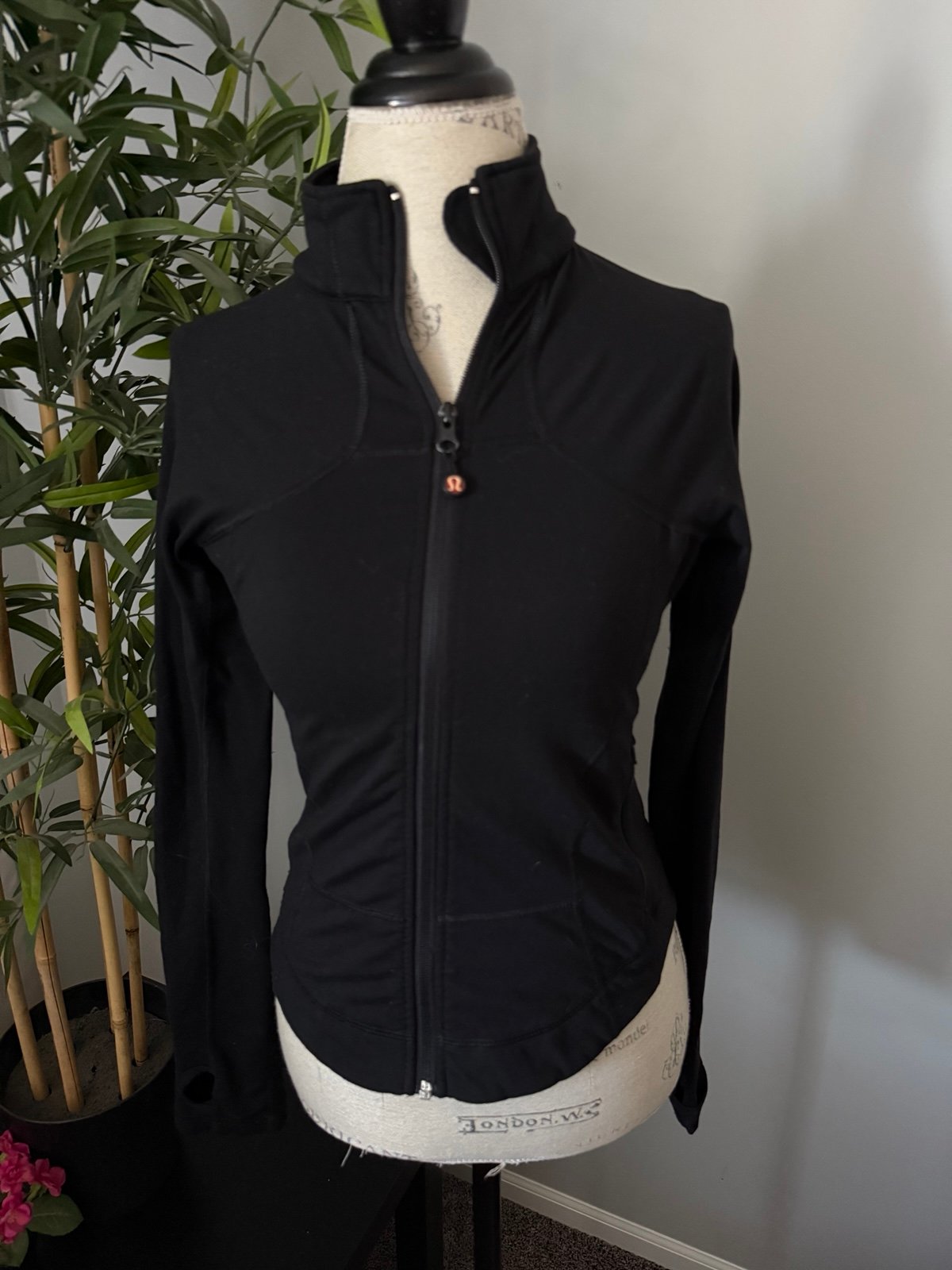 Lululemon define jacket size 4 women black full zip
