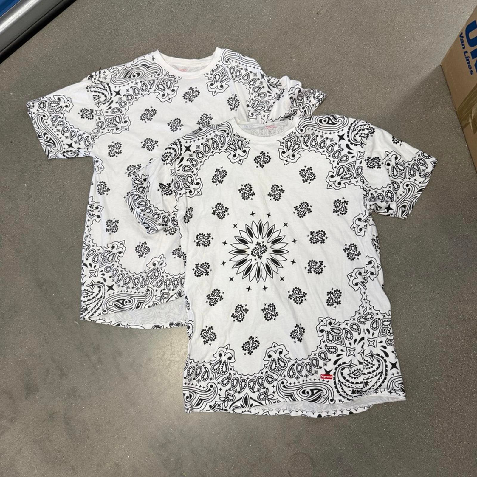 Supreme Hanes Bandana Tagless Tees 2 Pack White Size Large