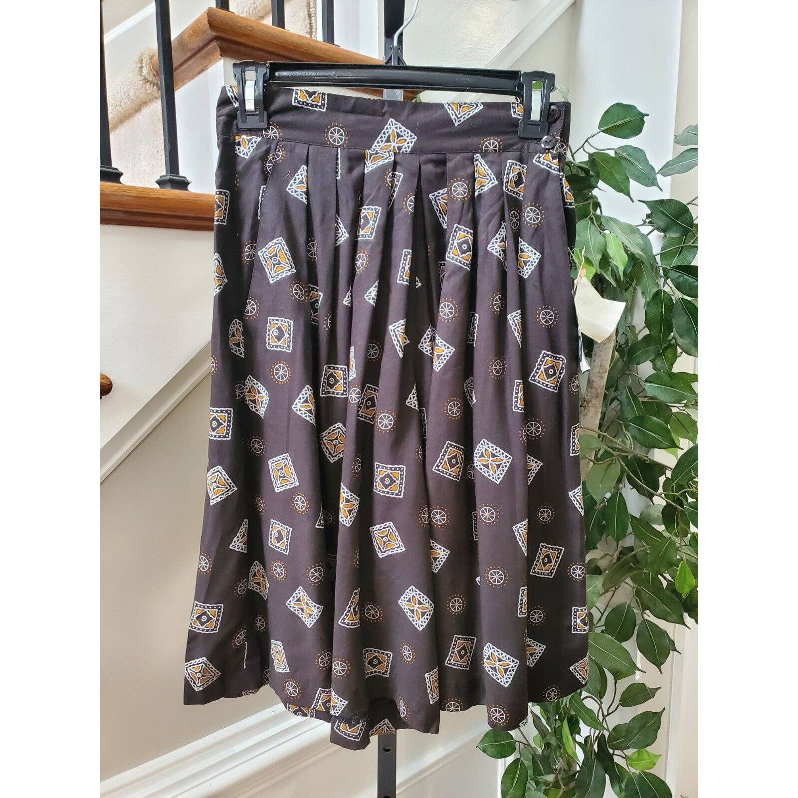 VTG Rena Rowan For Saville Brown 100% Rayon A-Line Pleated Knee Length Skirt 6