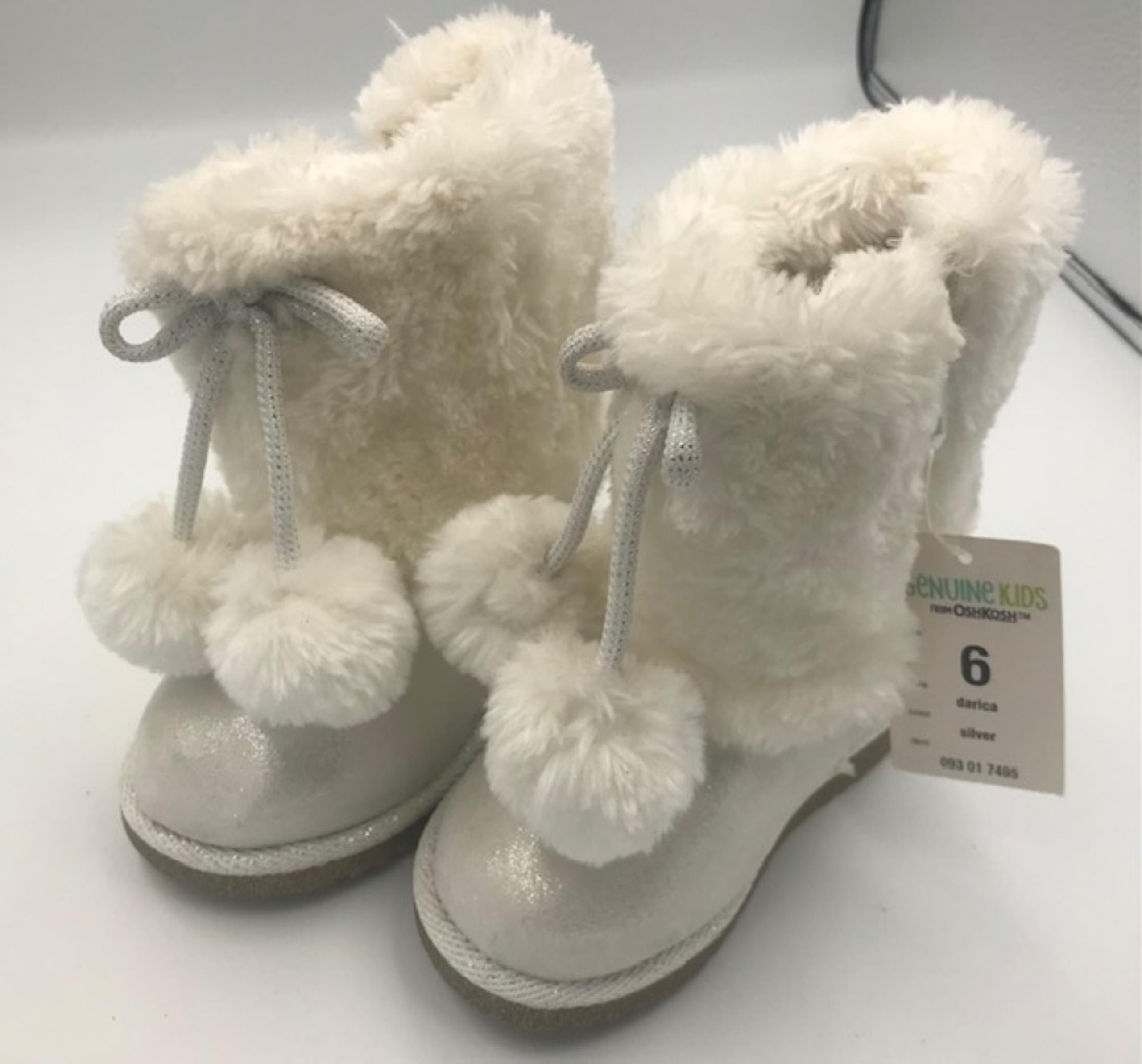 NWT Genuine Kids From OshKosh Pompom Darcia Winter Boots