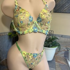 Dainty Yellow Floral Lace Underwire Bra & Tanga Panty Panties Set Large NWOT