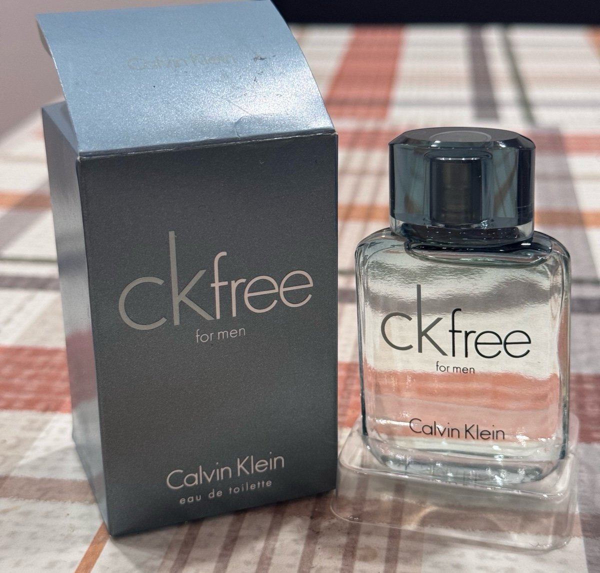 Ck Free by Calvin Klein 0.33 oz/10 ml EDT Splash for Men - New in box