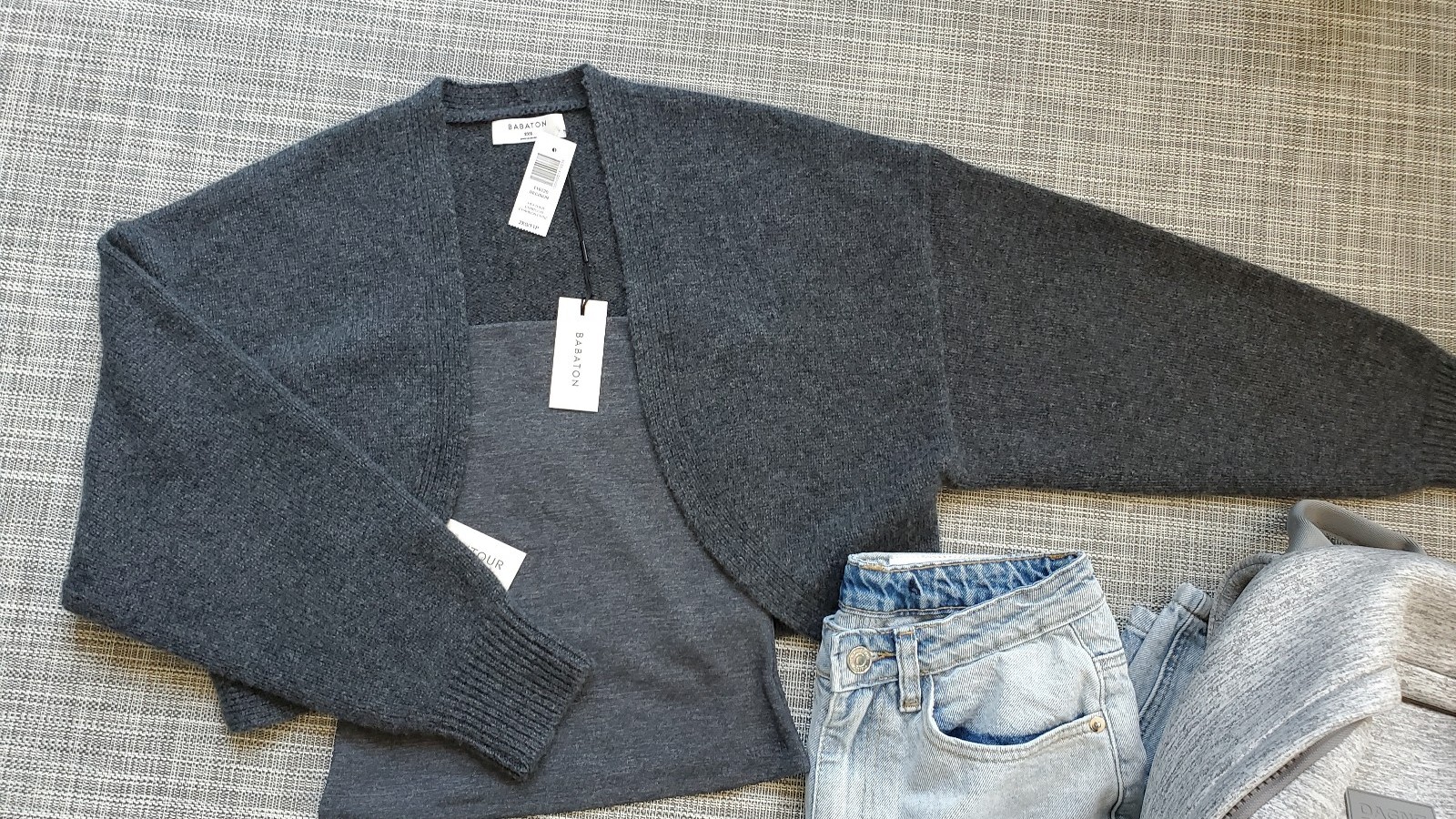 BUNDLE Aritzia cropped open cardigan sweater shrug & tube top grey 208