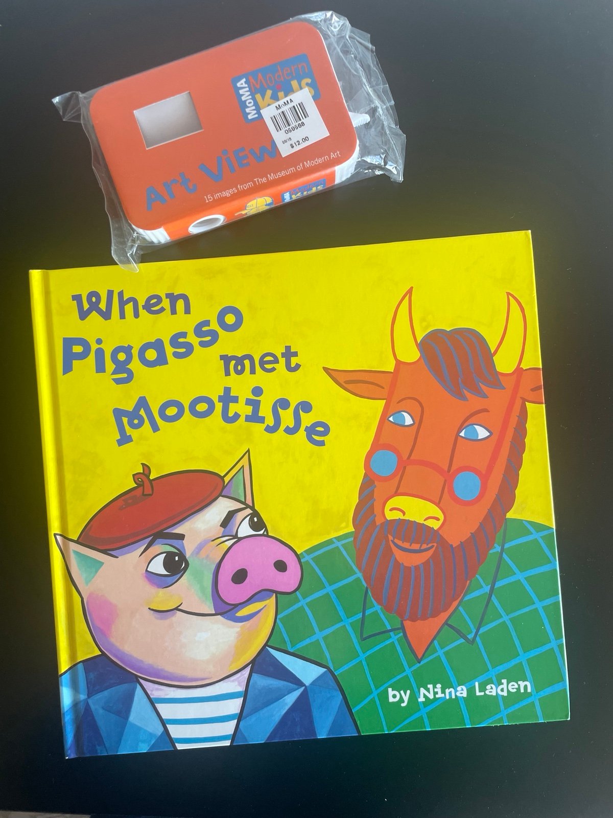 Modern Art Education for kids set: book/ art viewer