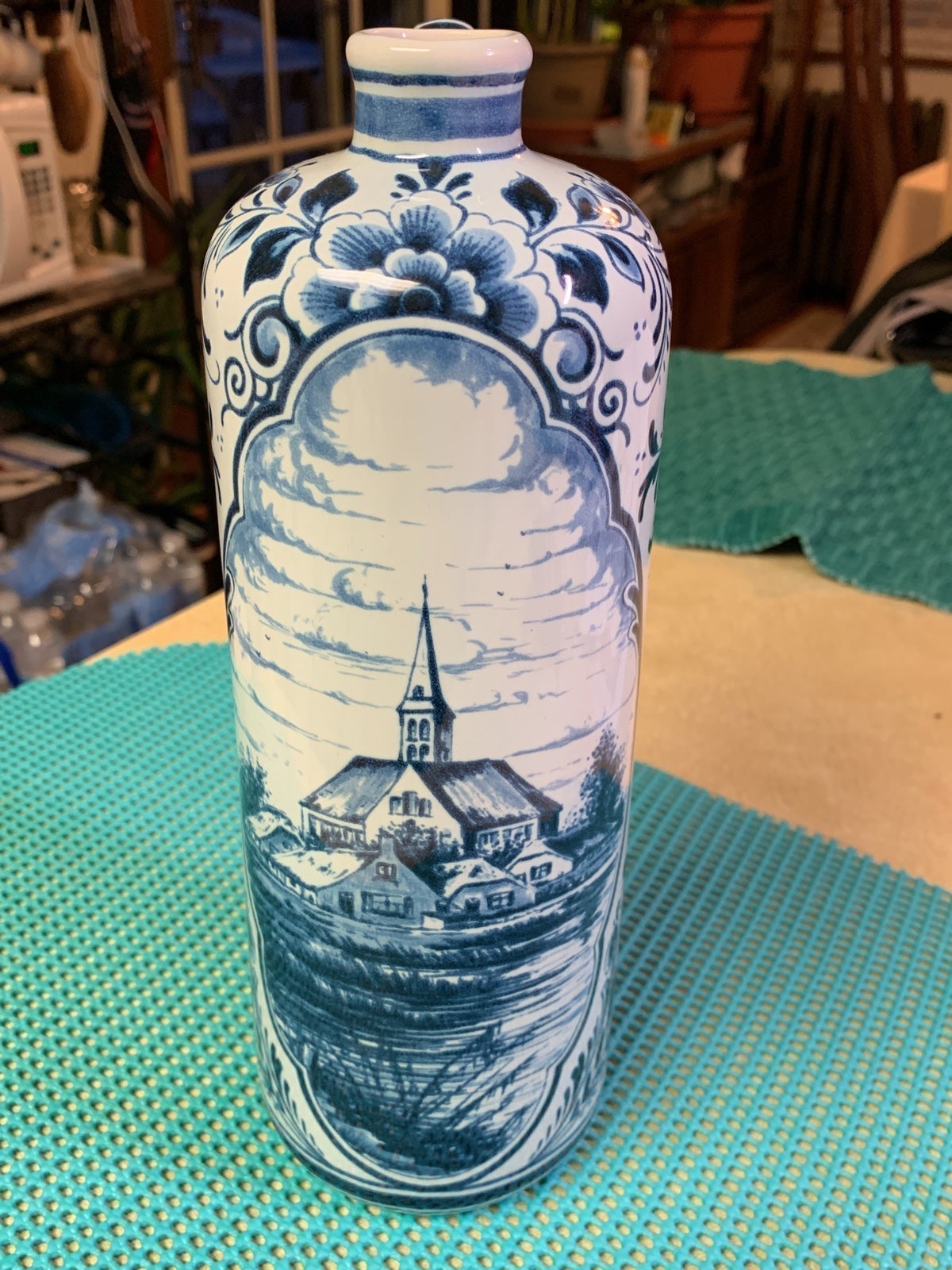 delfts made in Holland vase /jug