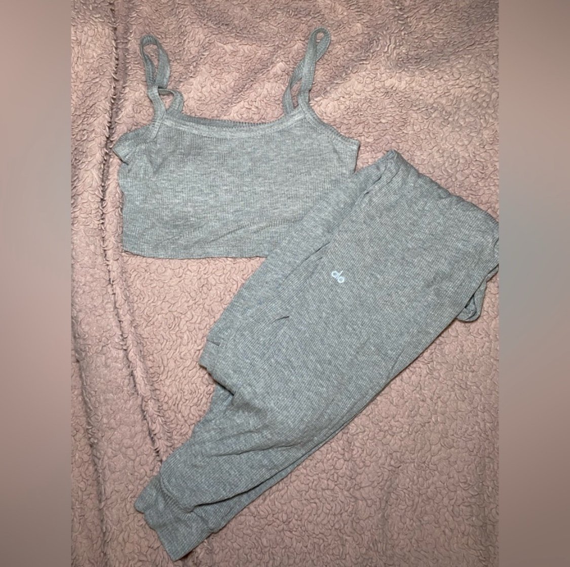 Alo yoga ribbed grey whisper bra tank and joggers set