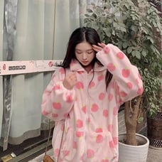 *ISO* DONT BUY pink peach fluffy oversized zip up jacket. Please help