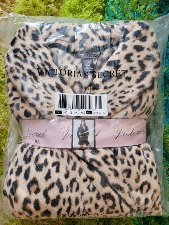 *Size M/L* Victoria's Secret Short Cozy Robe Cheetah / Leopard - Brand New!