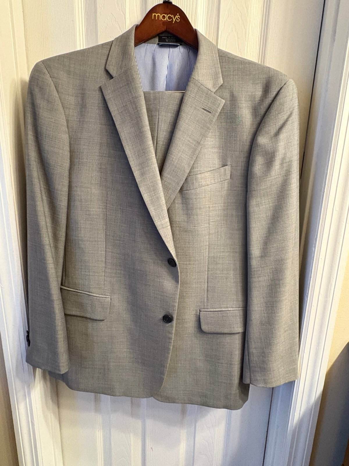 Men’s Tommy Hilfiger suit set
