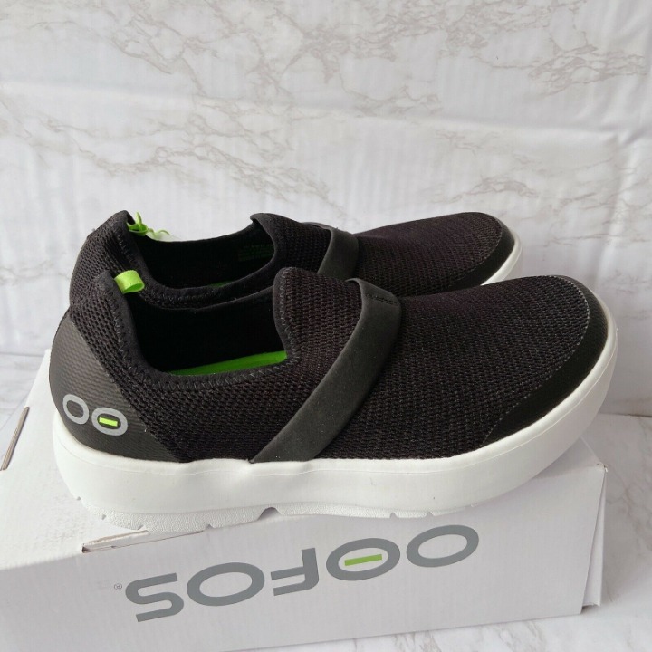 OOFOS OOmg Low Mesh Slip On Women’s Size US 9 / EU 40 White/black