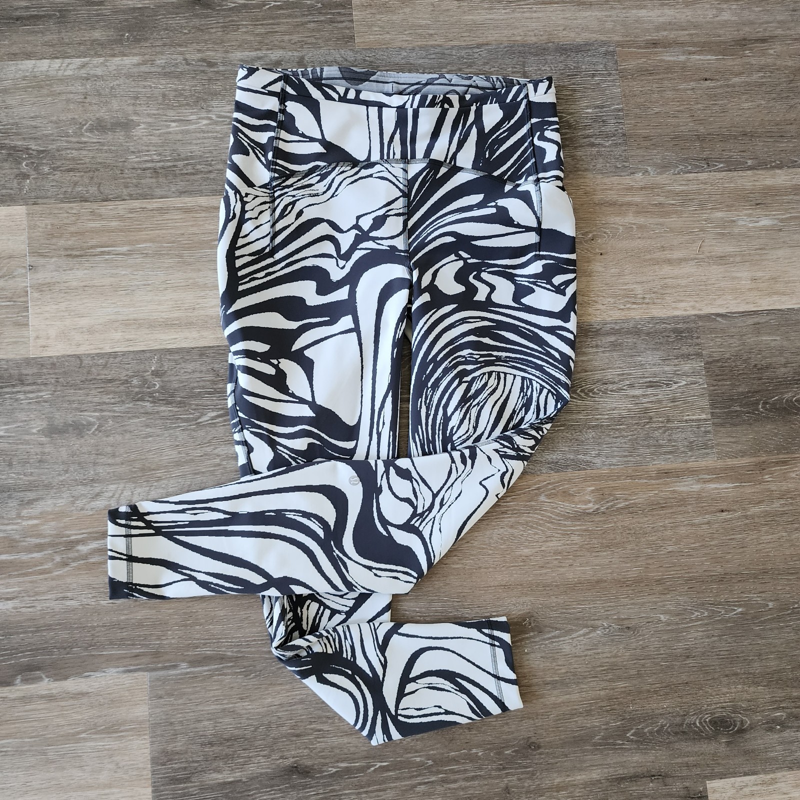 Lululemon Leggings Swift Speed High-Rise Crop Size 12 21 Inseam Like New