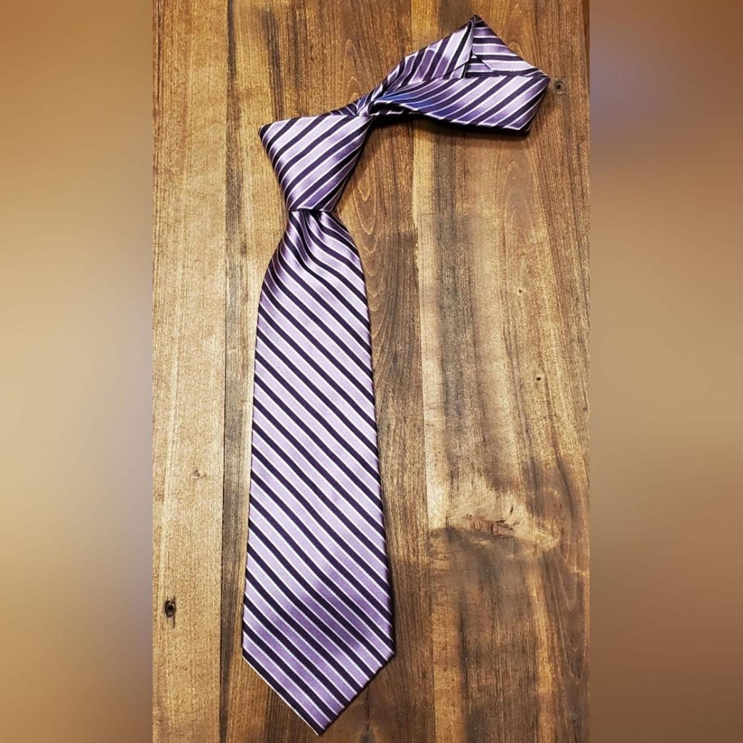 Nautica Executive Level Men's Diagonal Pinstripe Neck Tie