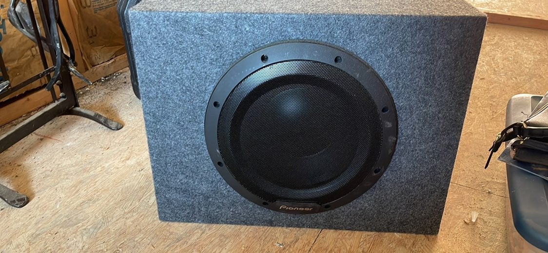 Pioneer sub/amp 250 obo