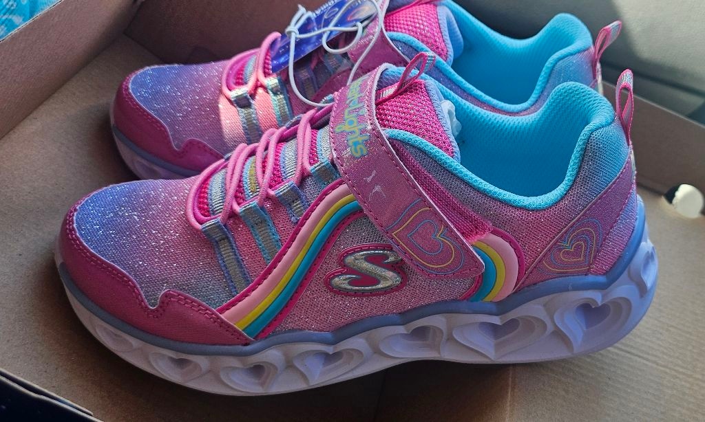 Girls Skechers Heart lights light up Sneakers Shoes Size 2 Pink Blue