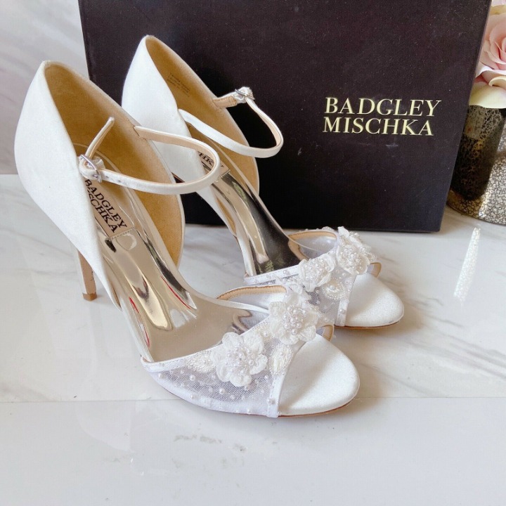 Badgley Mischka Peep Toe Heel Peal Pump