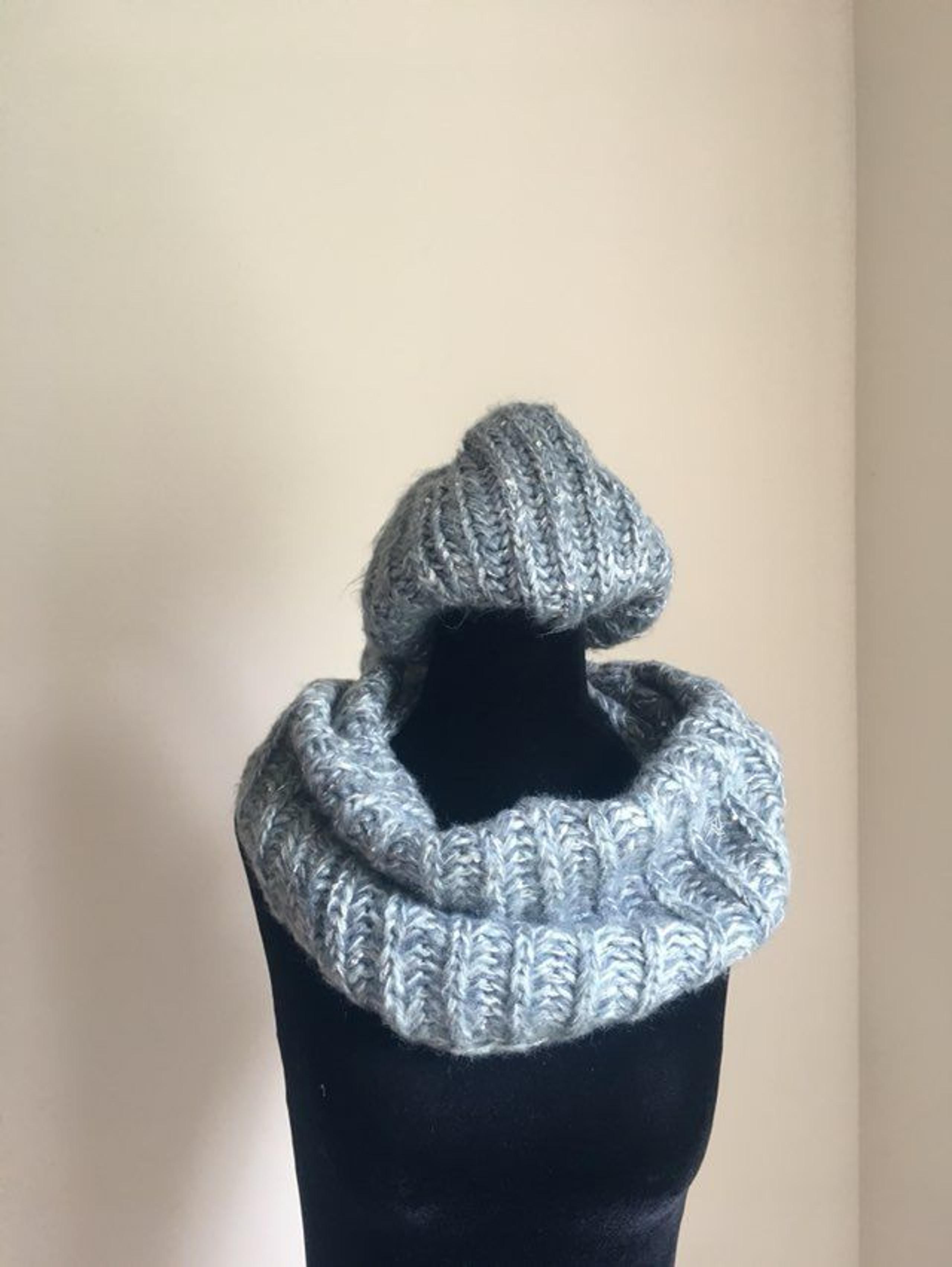 Ny & Co 2pc Infinity Scarf & Barrette
