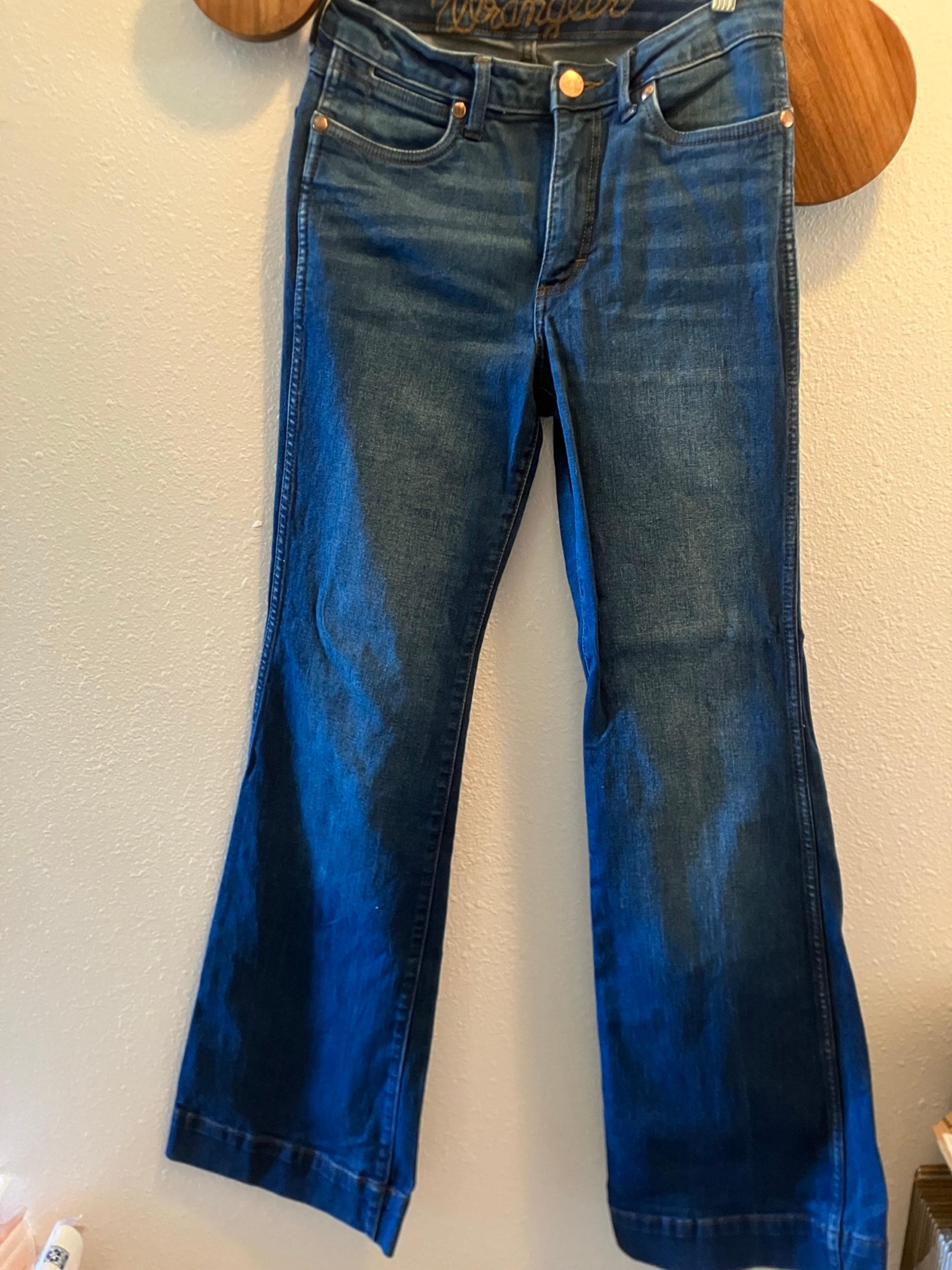 Wrangler Retro Big Flare Leg Medium Blue Wash Jeans Women’s Size 28x34