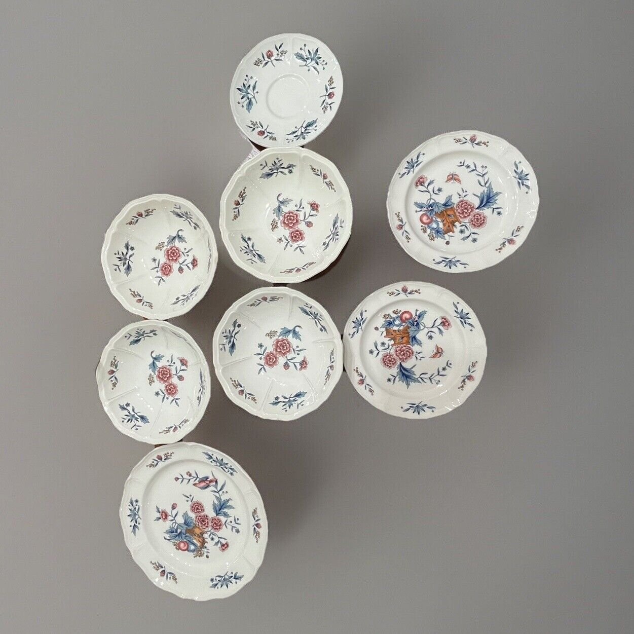 10 WEDGWOOD WILLIAMSBURG POTPOURRI PLATES LUNCH DESSERT BREAD BOWL * Tiny Flaws