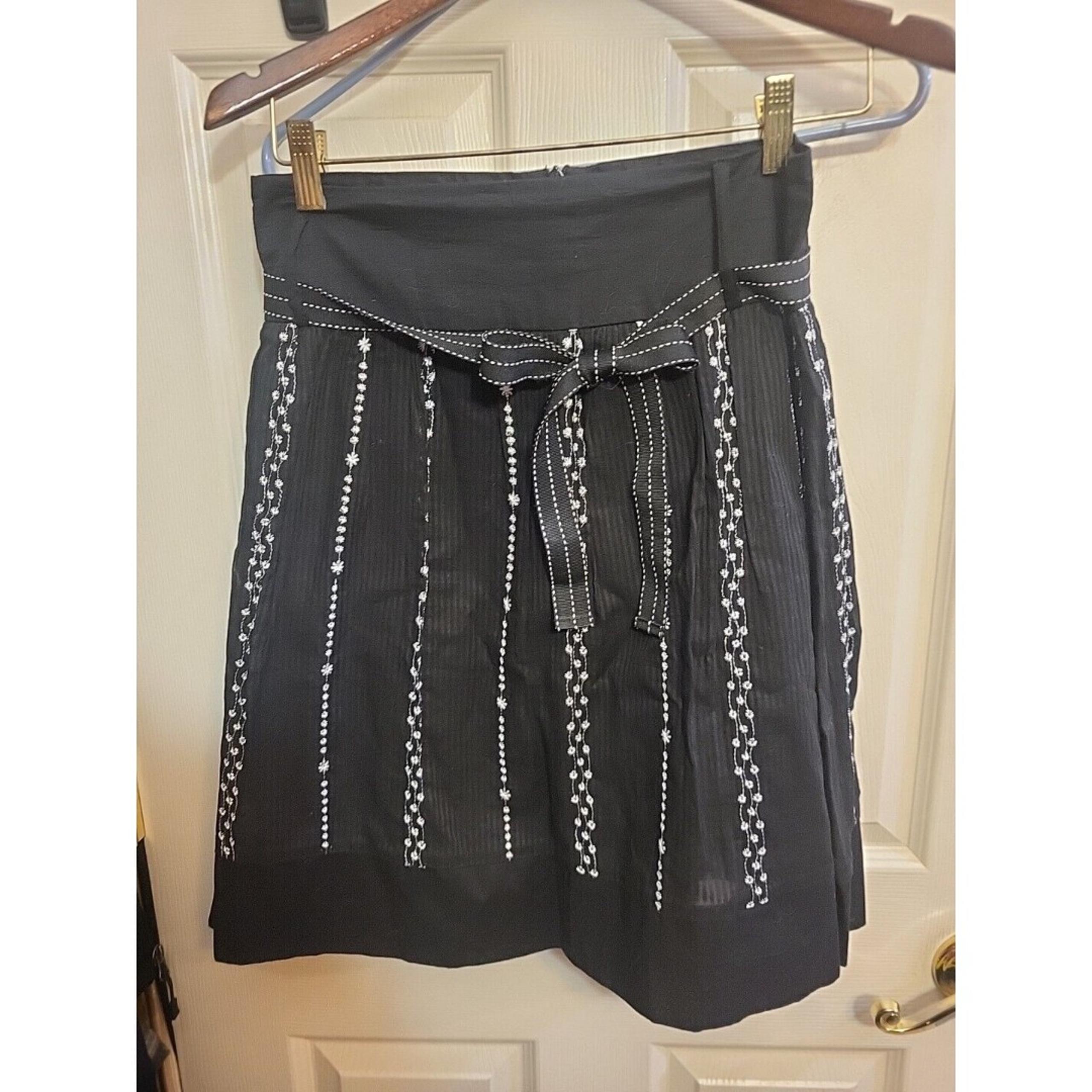 Joe Benbasset Skirt Size 7 A-line Black With White Embroidered Flowers