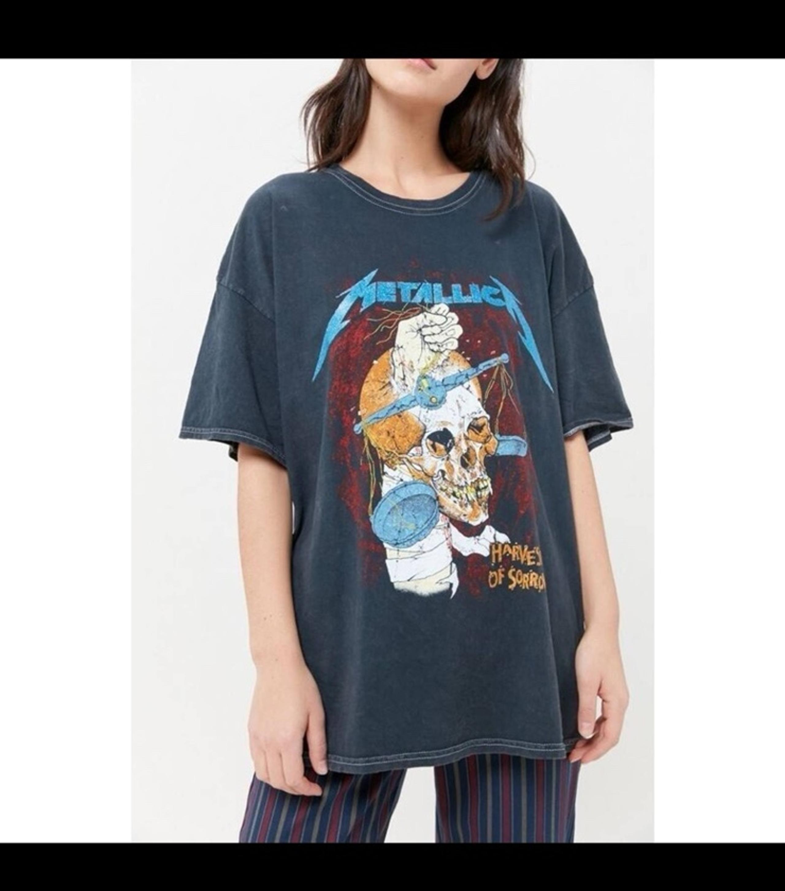 Metallica urban outfitters t shirt