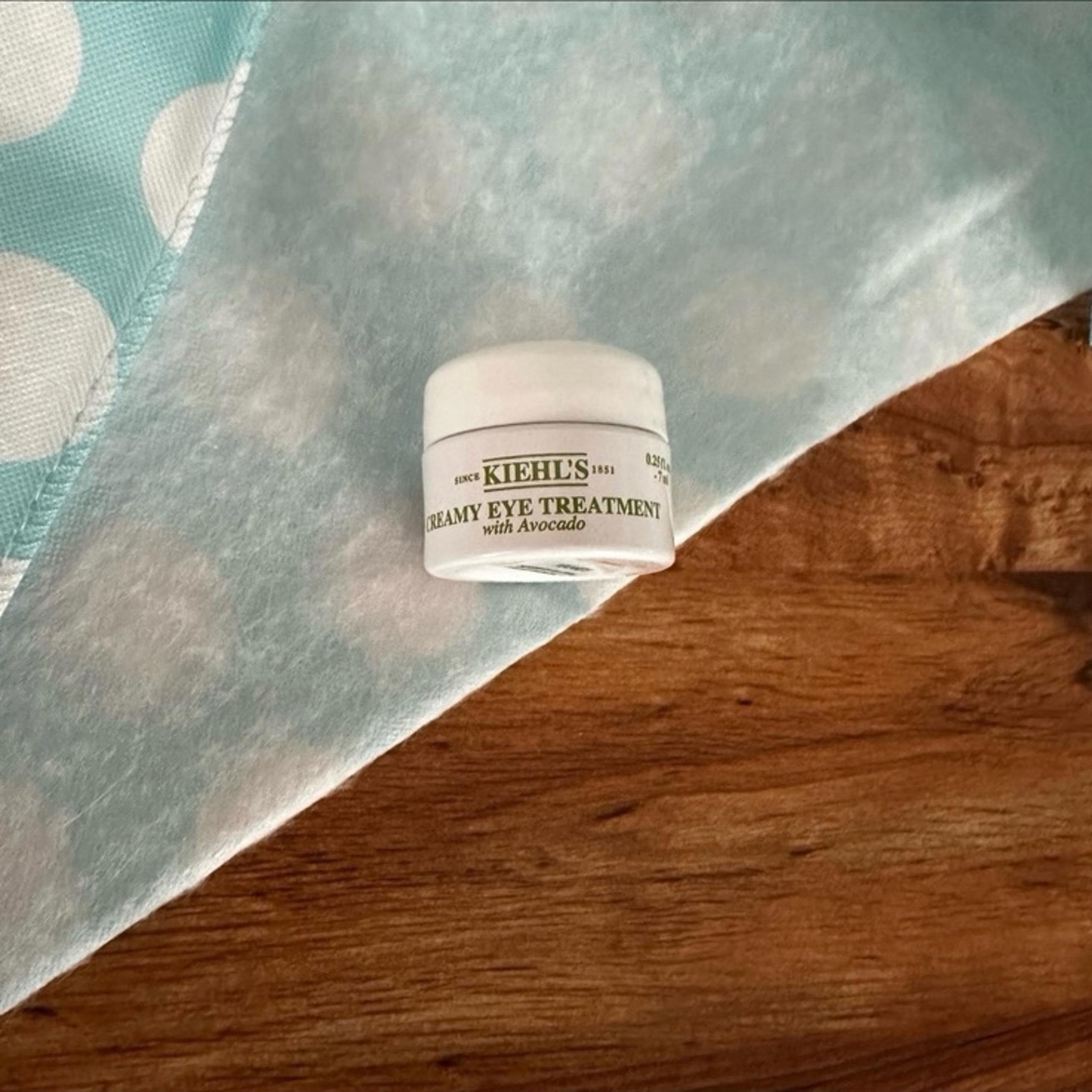 Kiehl’s under eye cream with avocado mini 0.25 oz new