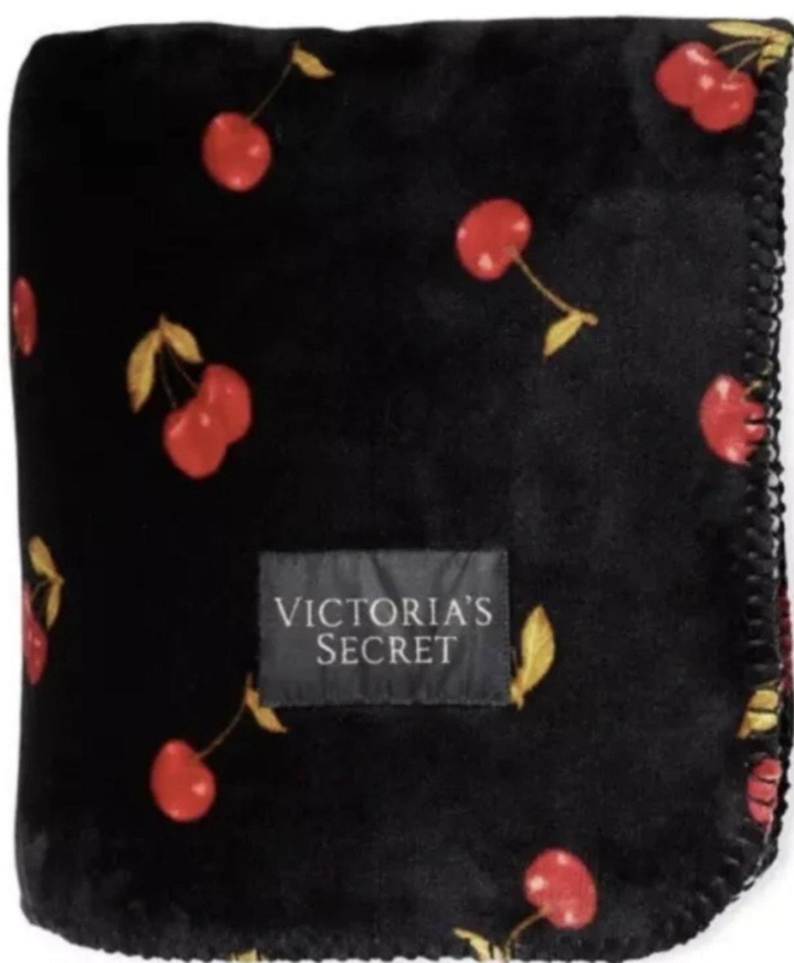 ❤Brand New Victoria's Secret Rare Black Blanket with Cherry Print.❤