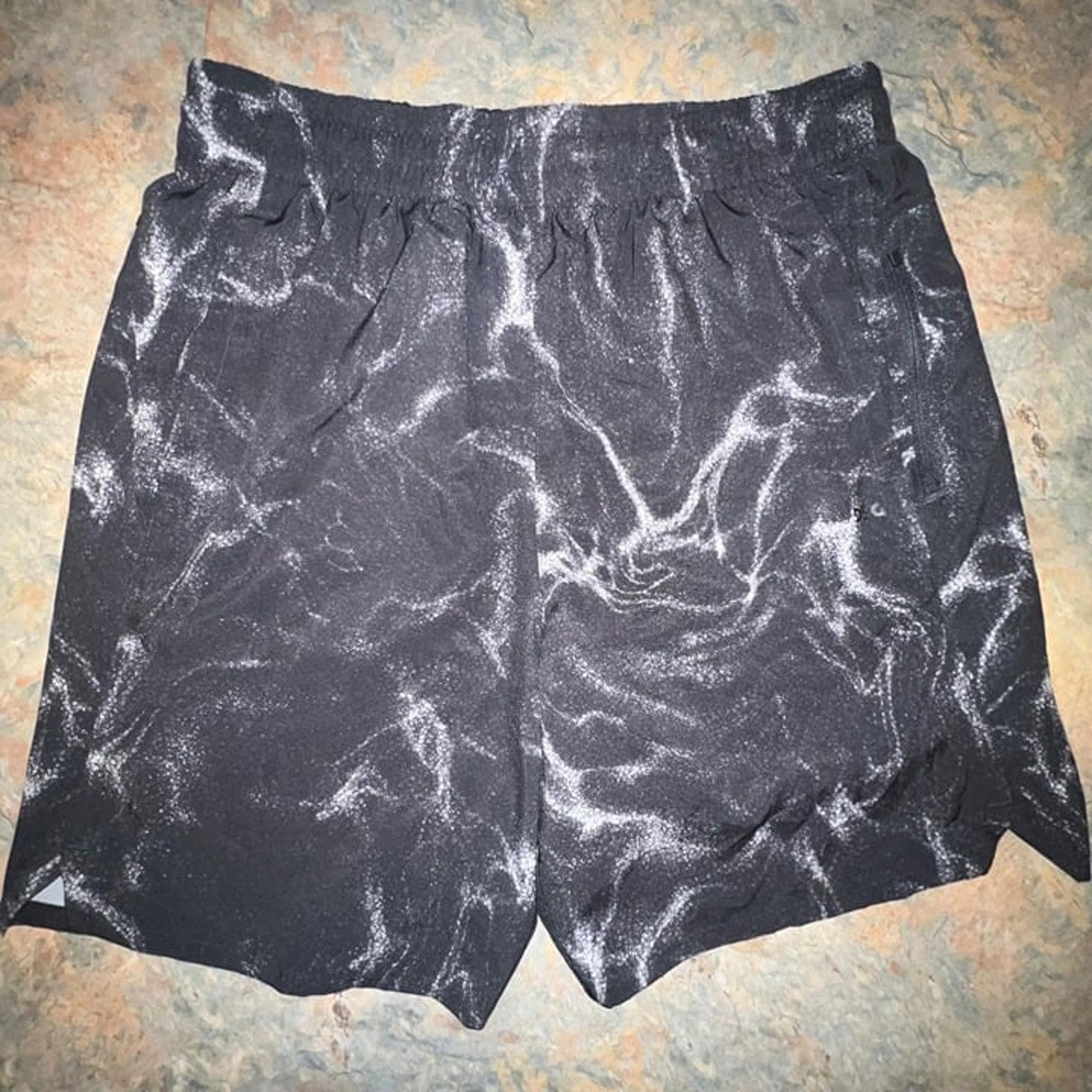 DSG Men's 8" Agility Shorts, Medium, Black/White