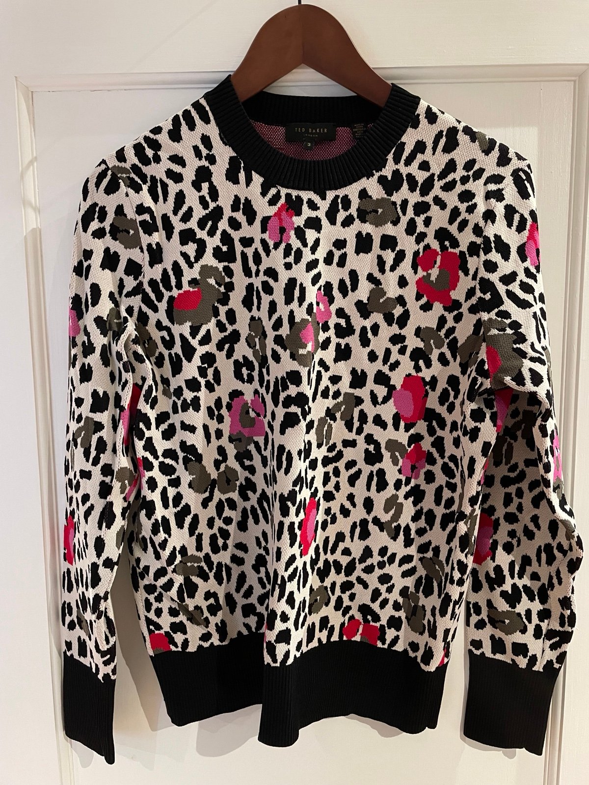 Ted Baker women’s sweater like brand new!!