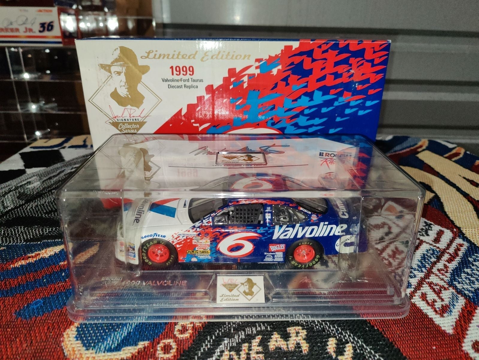 Mark Martin Valvoline Team Caliber Nascar diecast