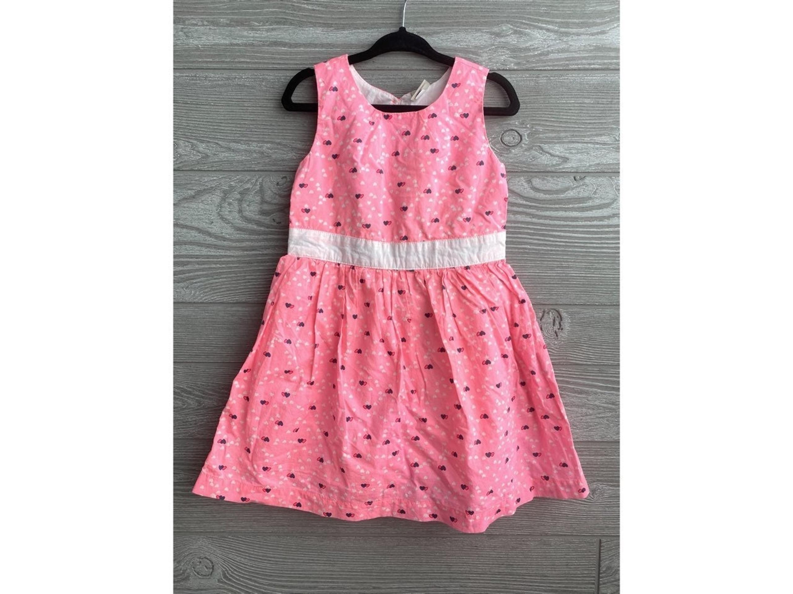 Size 4Y pink dress with heart print