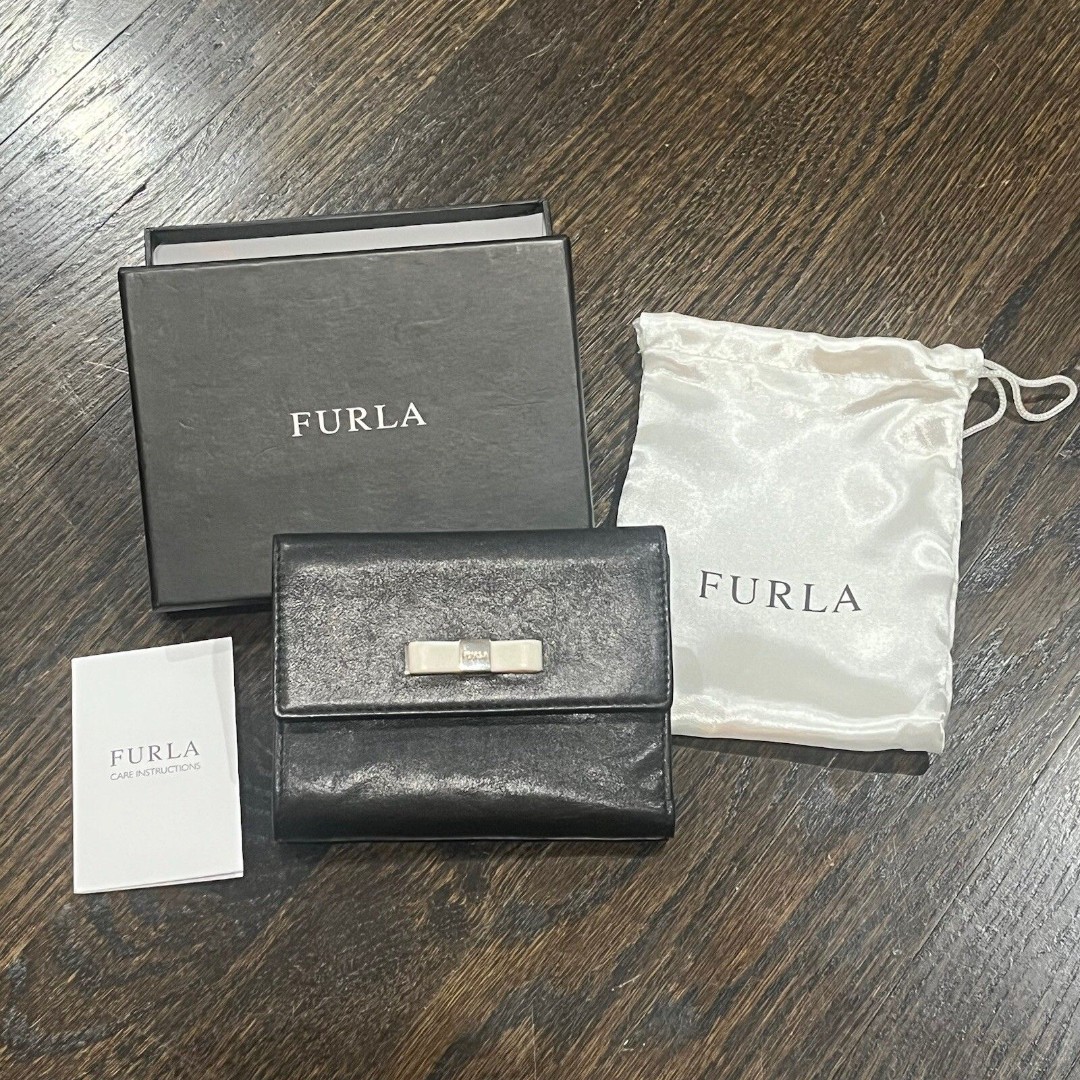 Furla Wallet Women’s Black Classic Leather Bifold Zip Green Bow Italy